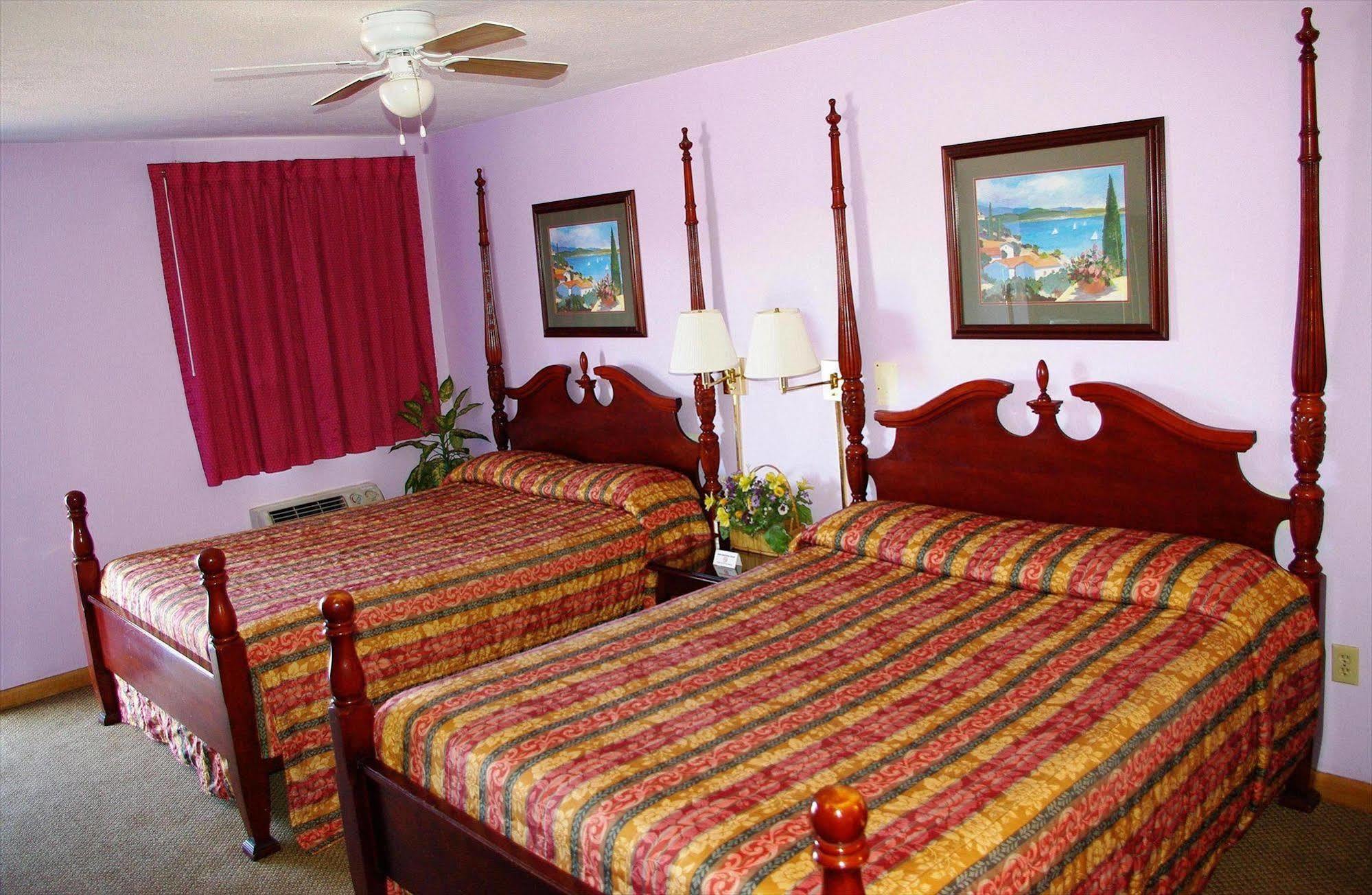 Blue Spruce Motel Lamar Стая снимка